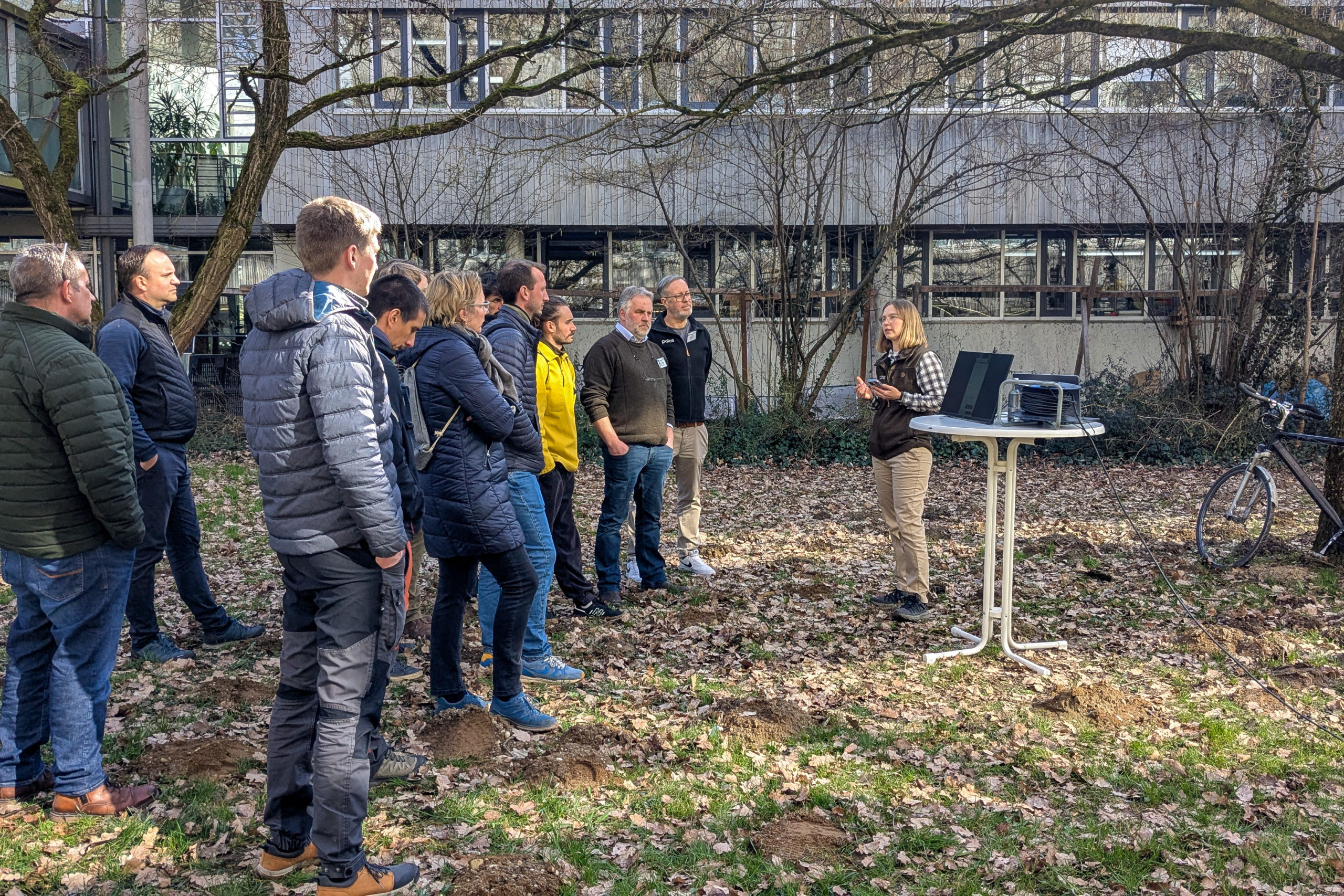 Ina Wilken of palos GmbH addresses the SmartForest crowd during an outdoor-session